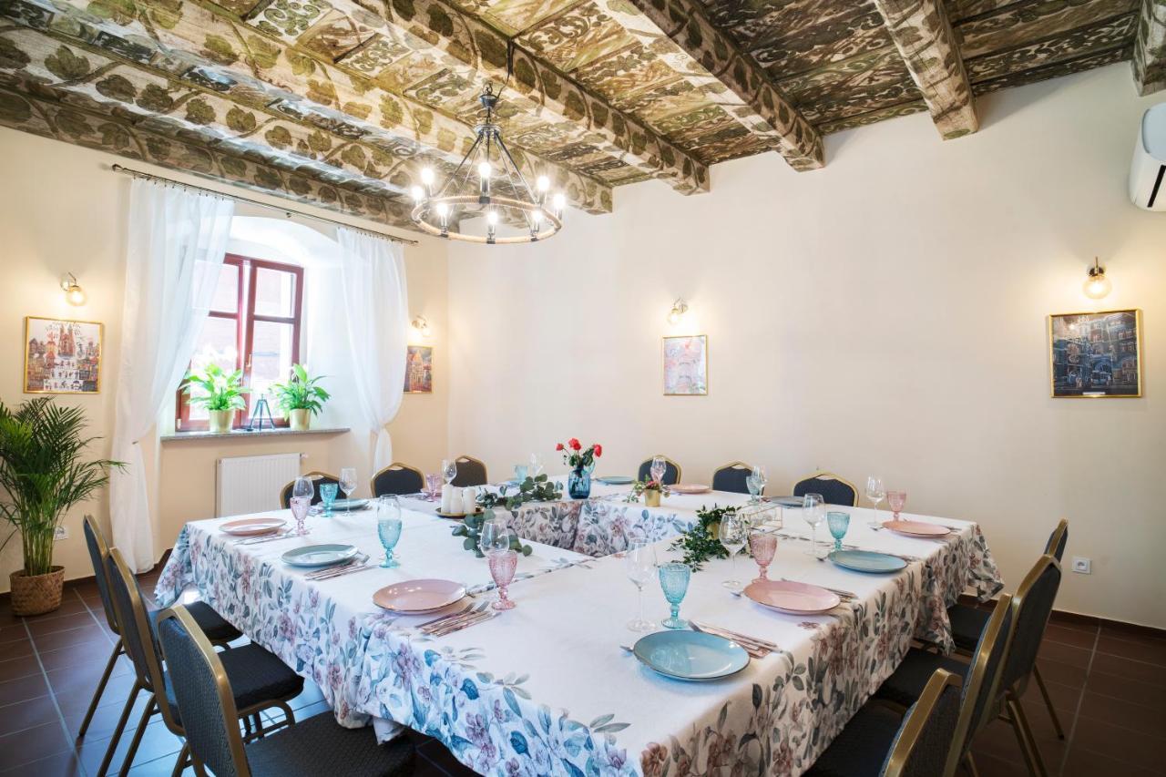 Katedralna Apart'S Legnica Esterno foto
